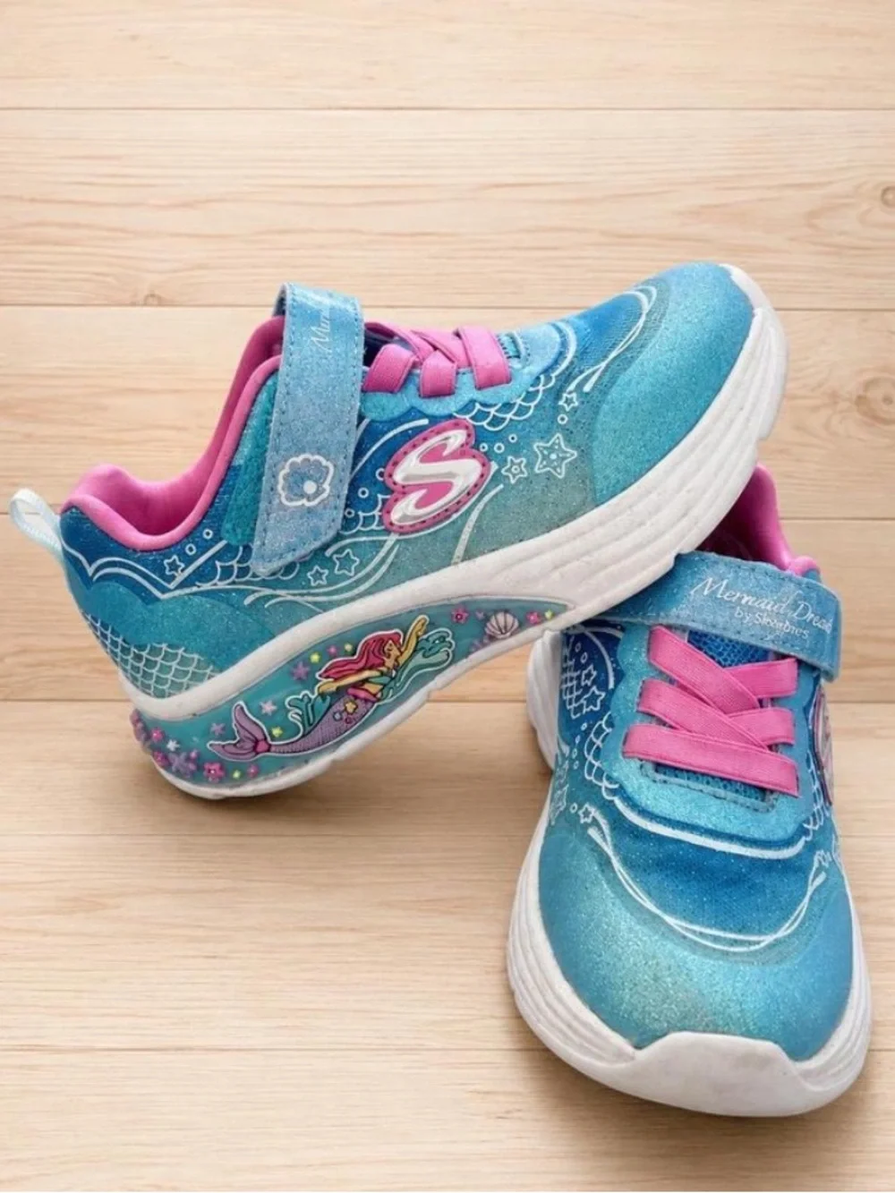 Sketchers Kids Blue Mermaid Light-Up Sneakers with Pink Accents 9 toddler